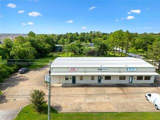8019 W Fm 517 Road W, Dickinson, TX 77539