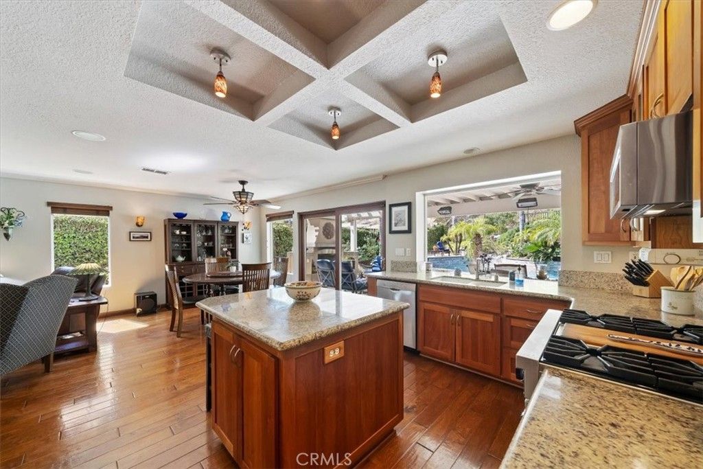 Image 24 of property listing at 16701 Lake Knoll Parkway, Riverside, CA 92503