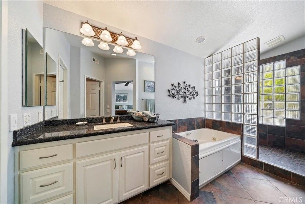 Image 28 of property listing at 16701 Lake Knoll Parkway, Riverside, CA 92503