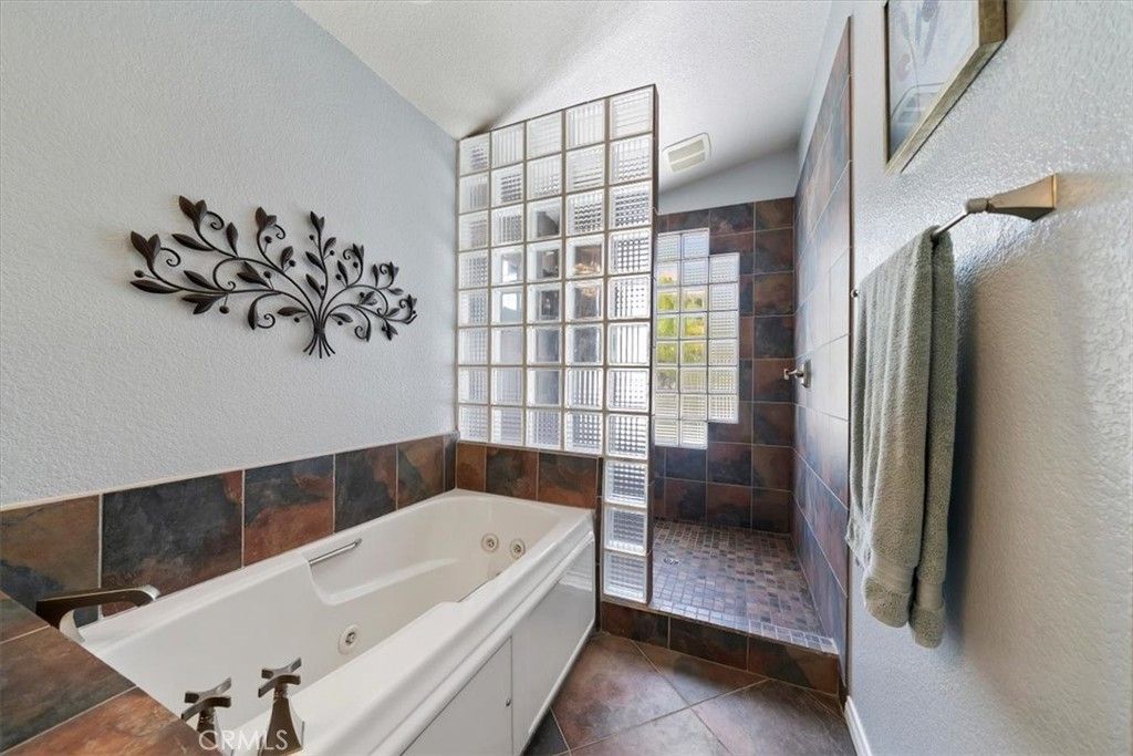 Image 29 of property listing at 16701 Lake Knoll Parkway, Riverside, CA 92503