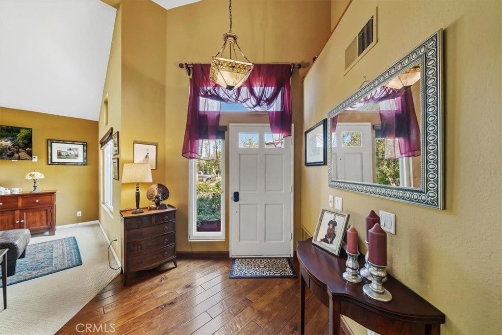 Image 9 of property listing at 16701 Lake Knoll Parkway, Riverside, CA 92503