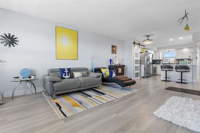 4725 COVE CIRCLE 704, St Petersburg, FL 33708