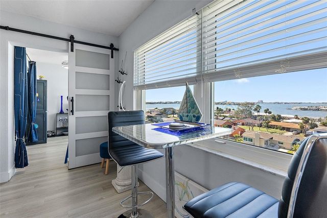 4725 COVE CIRCLE 704, St Petersburg, FL 33708