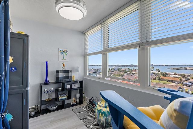 4725 COVE CIRCLE 704, St Petersburg, FL 33708