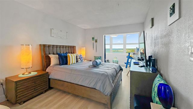 4725 COVE CIRCLE 704, St Petersburg, FL 33708