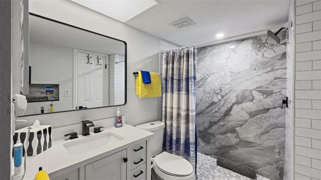 4725 COVE CIRCLE 704, St Petersburg, FL 33708