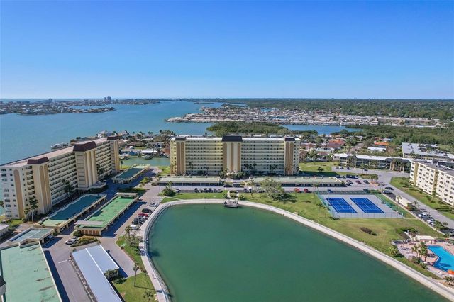 4725 COVE CIRCLE 704, St Petersburg, FL 33708