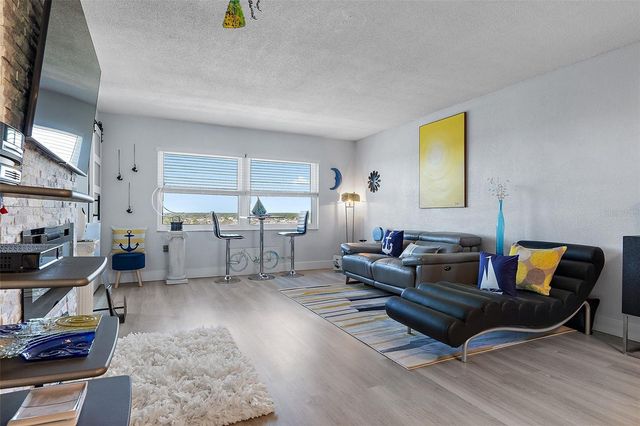 4725 COVE CIRCLE 704, St Petersburg, FL 33708