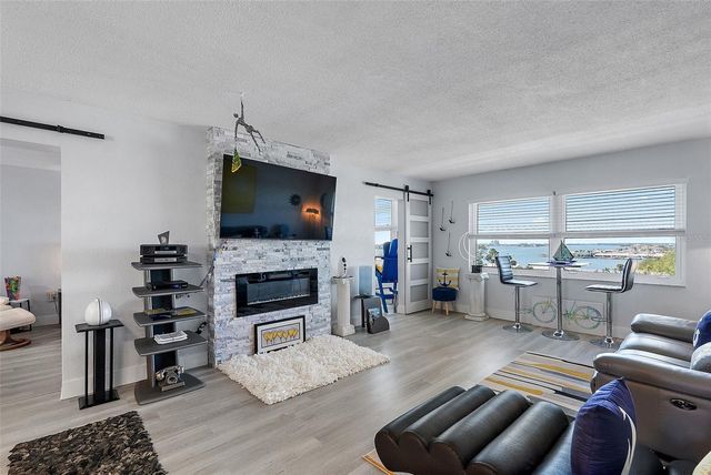 4725 COVE CIRCLE 704, St Petersburg, FL 33708