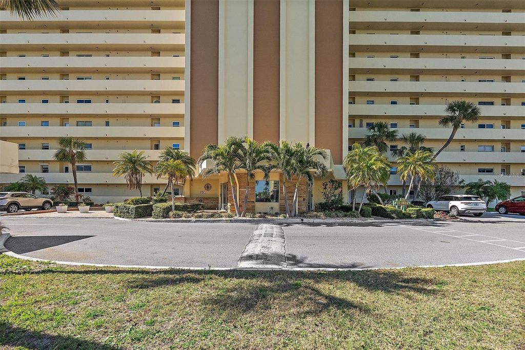 4725 COVE CIRCLE 704, St Petersburg, FL 33708