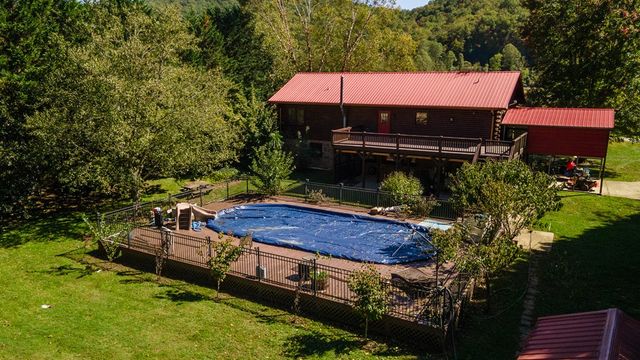 32 Mountain Meadows Drive, Hayesville, NC 28904