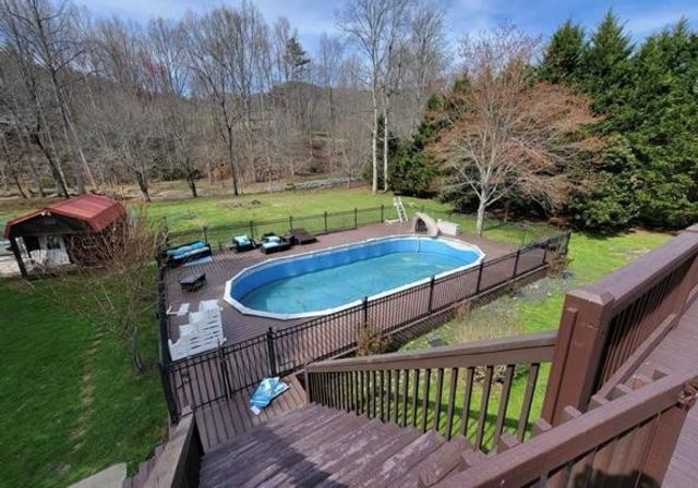 32 Mountain Meadows Drive, Hayesville, NC 28904