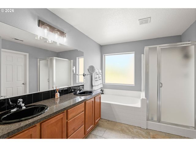 5352 Sw Sequoia Dr, Tualatin, OR 97062