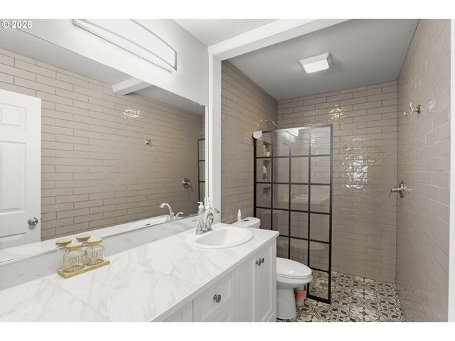 5352 Sw Sequoia Dr, Tualatin, OR 97062