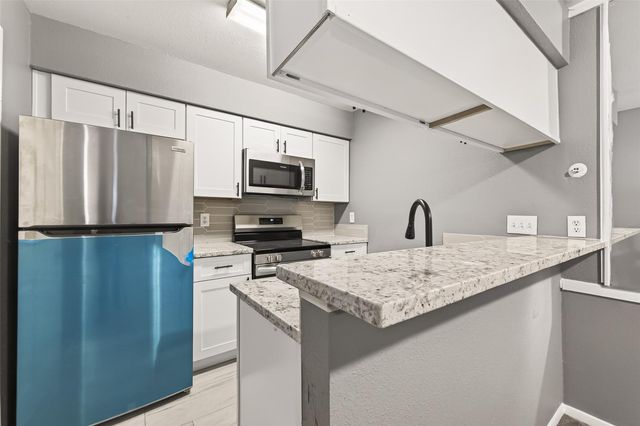 2100 Wilcrest Drive 225, Houston, TX 77042