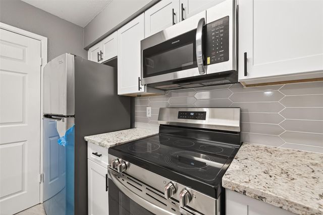 2100 Wilcrest Drive 225, Houston, TX 77042