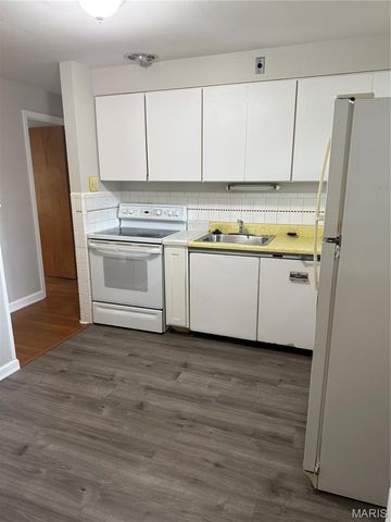 10335 Ewell Drive, Bellefontaine Nghbrs, MO 63137