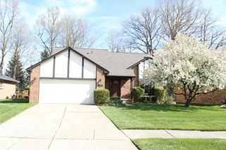 20081 Calumet Drive, Clinton Township, MI 48038