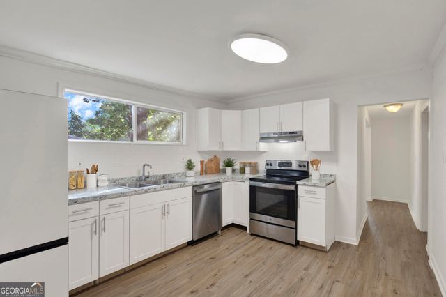 1701 Grove Street, Savannah, GA 31401