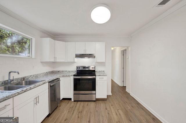 1701 Grove Street, Savannah, GA 31401