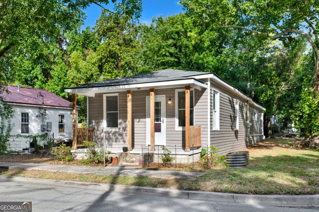 1701 Grove Street, Savannah, GA 31401