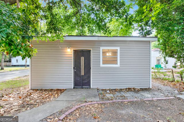 1701 Grove Street, Savannah, GA 31401