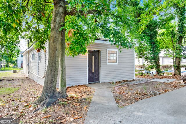 1701 Grove Street, Savannah, GA 31401