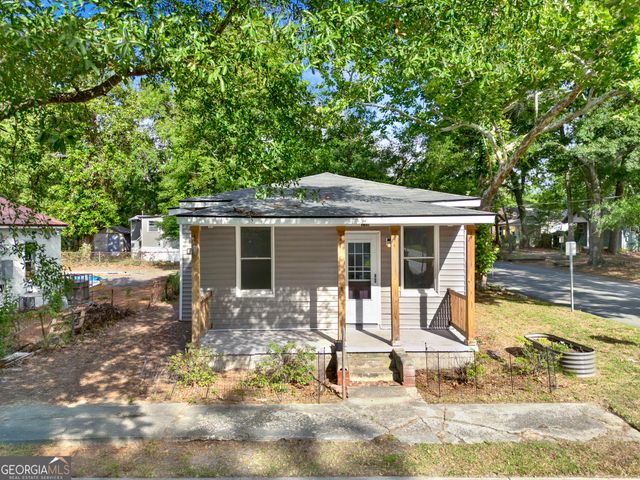 1701 Grove Street, Savannah, GA 31401