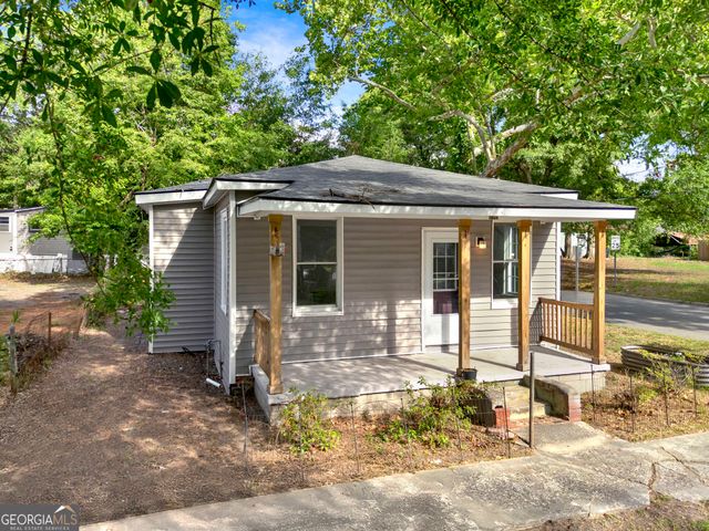 1701 Grove Street, Savannah, GA 31401