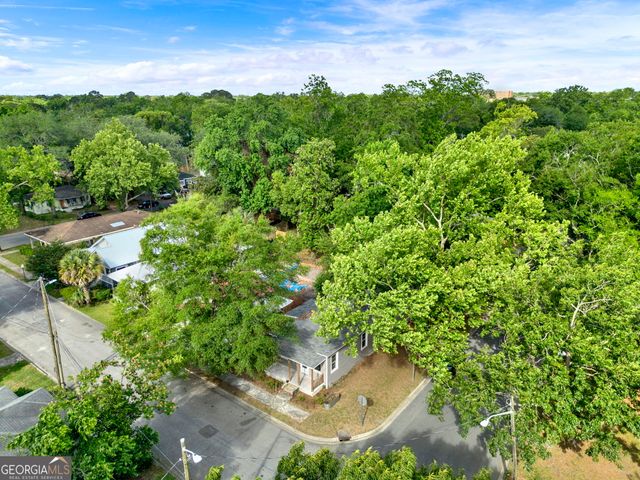 1701 Grove Street, Savannah, GA 31401