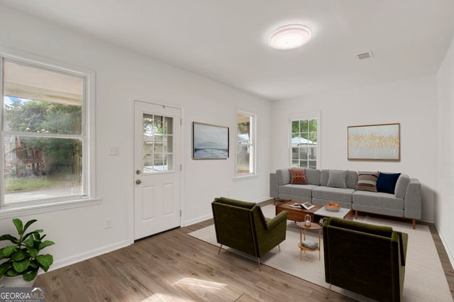 1701 Grove Street, Savannah, GA 31401