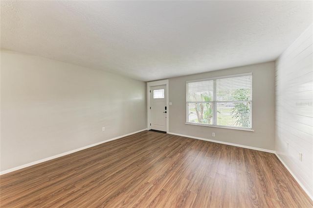 3138 WILLIAMSBURG STREET, Sarasota, FL 34231