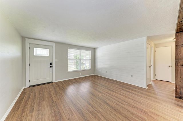 3138 WILLIAMSBURG STREET, Sarasota, FL 34231