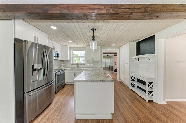 3138 WILLIAMSBURG STREET, Sarasota, FL 34231