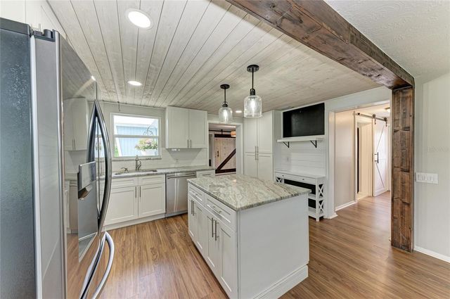 3138 WILLIAMSBURG STREET, Sarasota, FL 34231