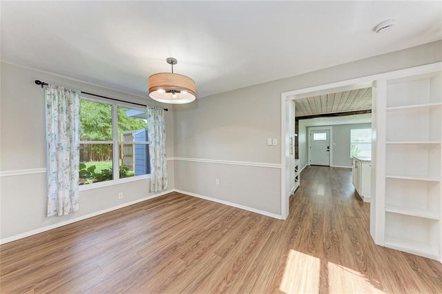 3138 WILLIAMSBURG STREET, Sarasota, FL 34231