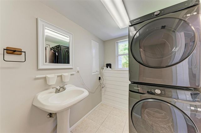 3138 WILLIAMSBURG STREET, Sarasota, FL 34231