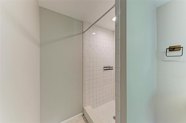 3138 WILLIAMSBURG STREET, Sarasota, FL 34231
