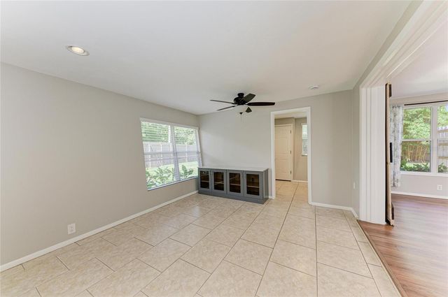 3138 WILLIAMSBURG STREET, Sarasota, FL 34231