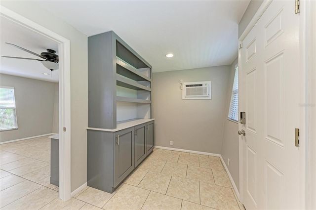 3138 WILLIAMSBURG STREET, Sarasota, FL 34231