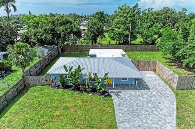 3138 WILLIAMSBURG STREET, Sarasota, FL 34231