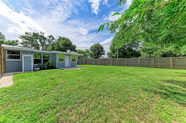 3138 WILLIAMSBURG STREET, Sarasota, FL 34231