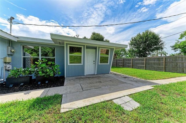 3138 WILLIAMSBURG STREET, Sarasota, FL 34231