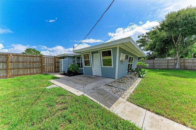 3138 WILLIAMSBURG STREET, Sarasota, FL 34231