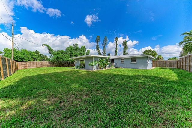 3138 WILLIAMSBURG STREET, Sarasota, FL 34231