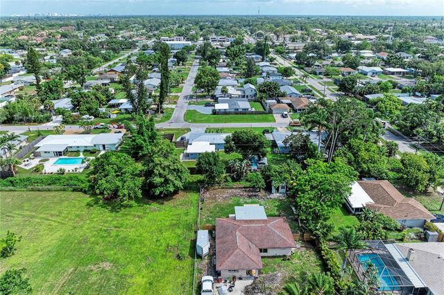 3138 WILLIAMSBURG STREET, Sarasota, FL 34231