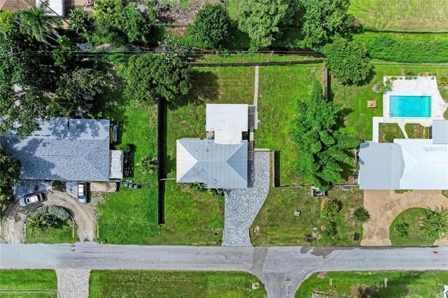 3138 WILLIAMSBURG STREET, Sarasota, FL 34231