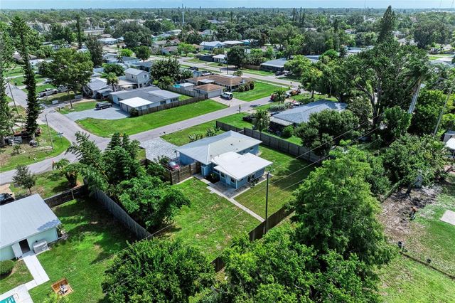 3138 WILLIAMSBURG STREET, Sarasota, FL 34231