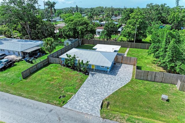 3138 WILLIAMSBURG STREET, Sarasota, FL 34231