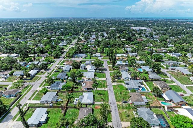 3138 WILLIAMSBURG STREET, Sarasota, FL 34231